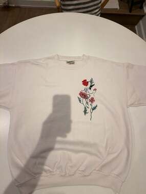 Northern Reflections Vintage Embroidered Floral Sweatshirt Off White Crewneck